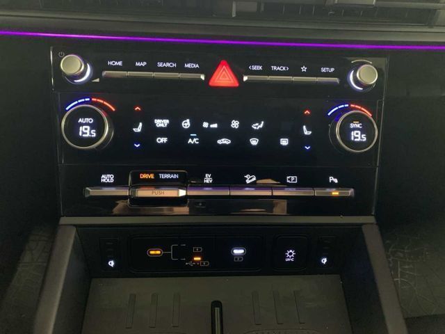 Fahrzeugabbildung Hyundai SANTA FE Plug-In Hybrid 1.6 PHEV 4WD Blackline