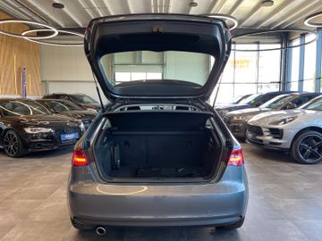 Audi A3 ambiente *BI-XENON*NAVI*TEMPOMAT*SZHZ*KLIMA*