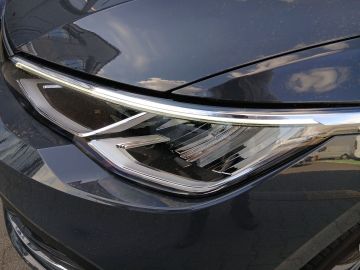 Volkswagen Golf - 8