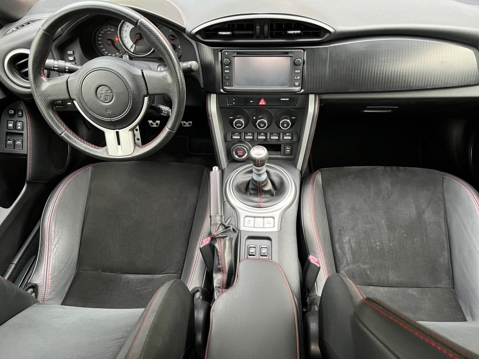 Toyota GT86 2.0 Boxer 200 ch – Boîte manuelle – Alcantara – Xénon – GPS – 167 000 km