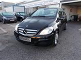 Mercedes-Benz B 200  2.Hand,Scheckheft,AHK,Automatik - Mercedes-Benz B 200 Gebrauchtwagen in Mönchengladbach