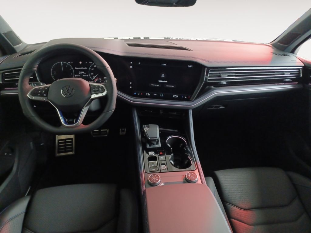 Fahrzeugabbildung Volkswagen Touareg R 3.0 V6 e-Hybrid 0,5% Steuervorteil