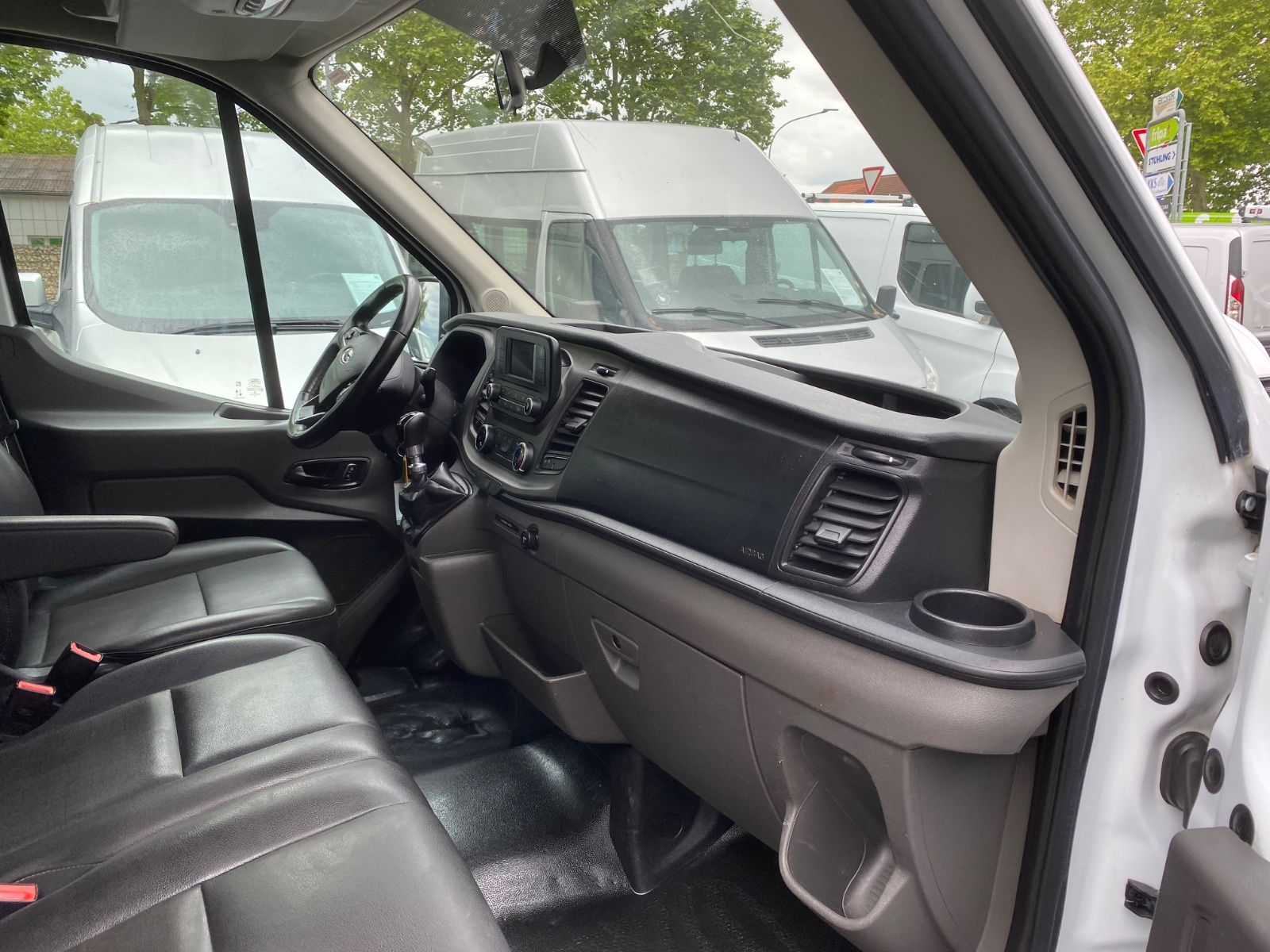 Fahrzeugabbildung Ford FORD Transit 350 L4Trend,AHK,1Hd,LederGarantie