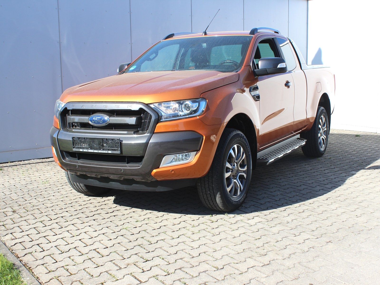 Fahrzeugabbildung Ford Ranger Wildtrak Extrakabine 4x4 3,2 TDCi
