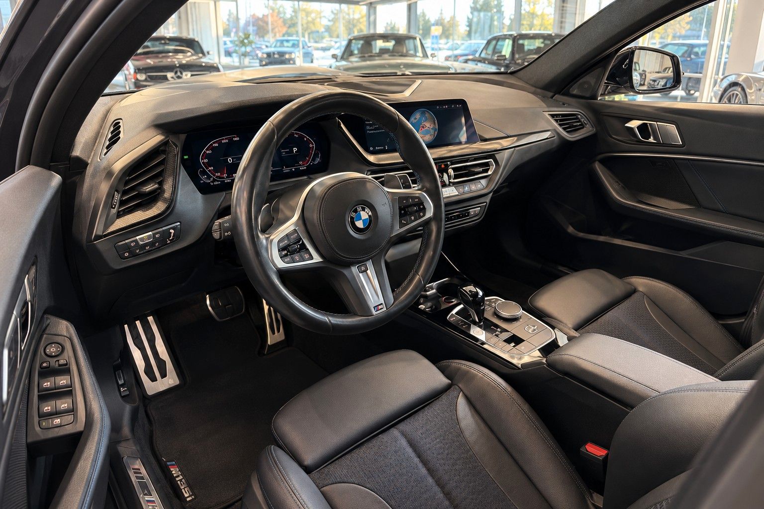Fahrzeugabbildung BMW M135i xDrive A Kundendienst neu, TÜV neu