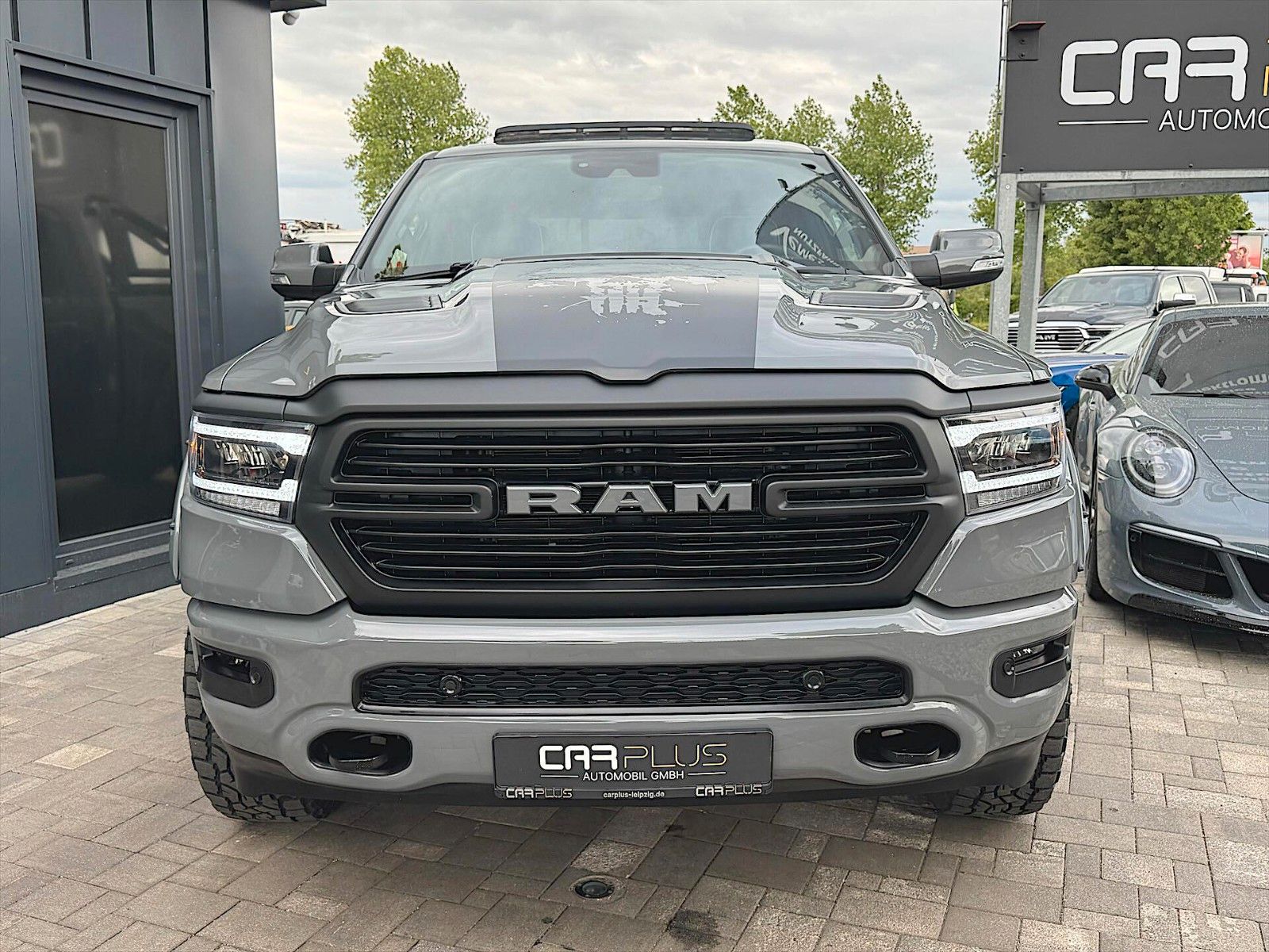 Fahrzeugabbildung Dodge RAM 5.7 V8 LARAMIE PUNISHER Offroad  4x4 *Pano*
