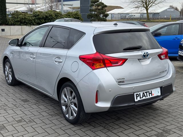 Toyota Auris  Hybrid Life+