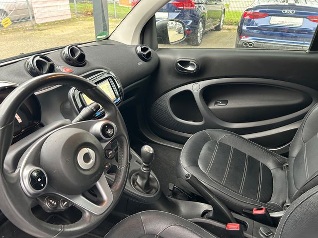 Fahrzeugabbildung Smart ForTwo +Navi+Leder+SHZ+BT+AllwetterLM