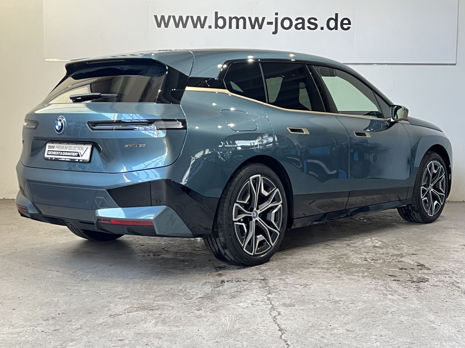 Fahrzeugabbildung BMW iX xDrive50 Sportpaket Skylounge Bowers & Wilkin