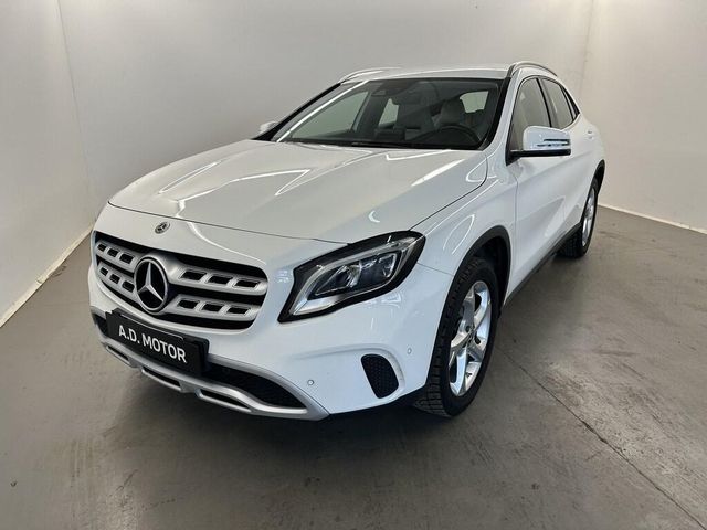 Mercedes-Benz Mercedes GLA 200 200 D Premium 7G-DCT