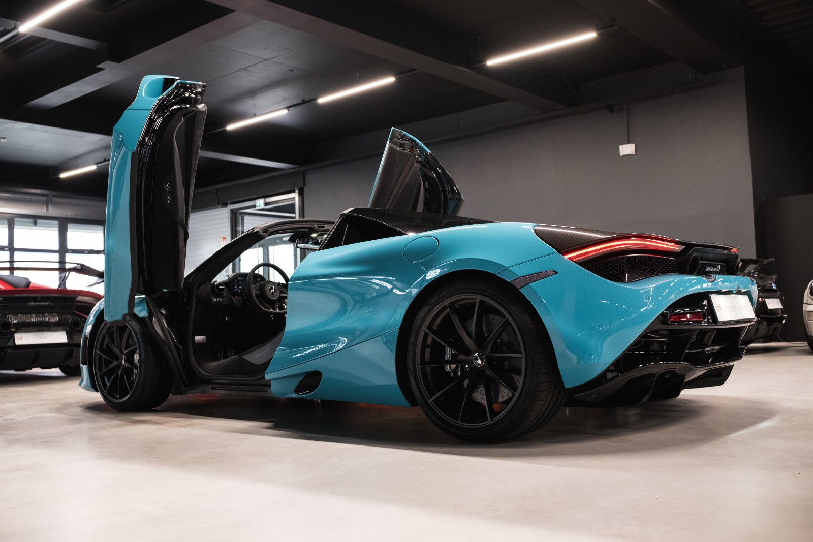 Fahrzeugabbildung McLaren 720S-B&W-McLaren Performance Plus Pack-Steuer!