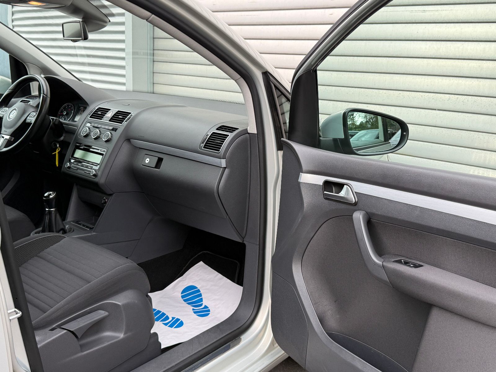 Fahrzeugabbildung Volkswagen Touran Cup 1.2 TSI 7-Sitzer Bi-Xenon GRA SHZ PDC