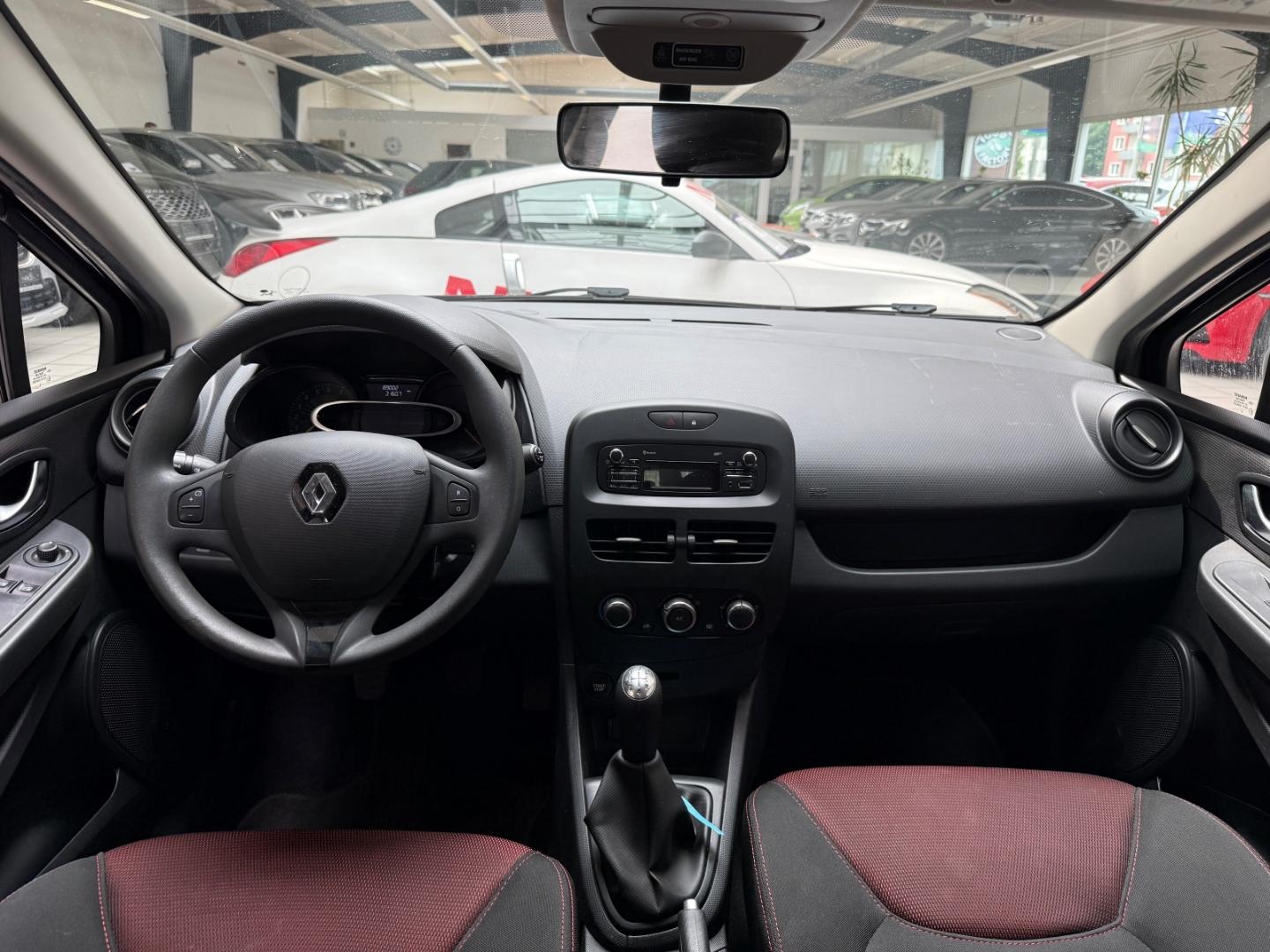 Renault Clio 2015 — фото 10