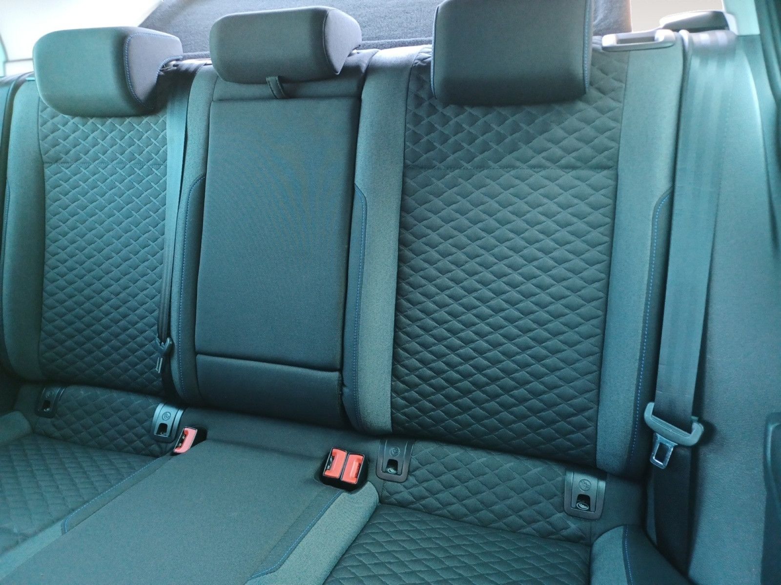 Fahrzeugabbildung Volkswagen Golf 1.0 TSI DSG Join ACC, Navi, Shzg, Climatr.