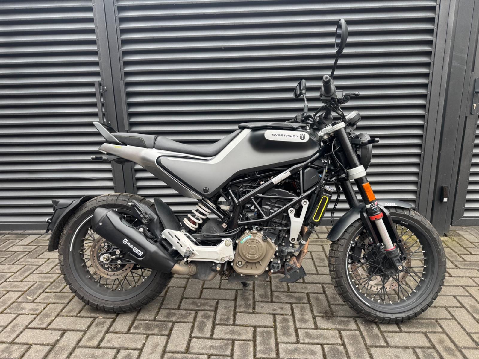 Husqvarna Svartpilen 125 ABS B196 nur 3519 km