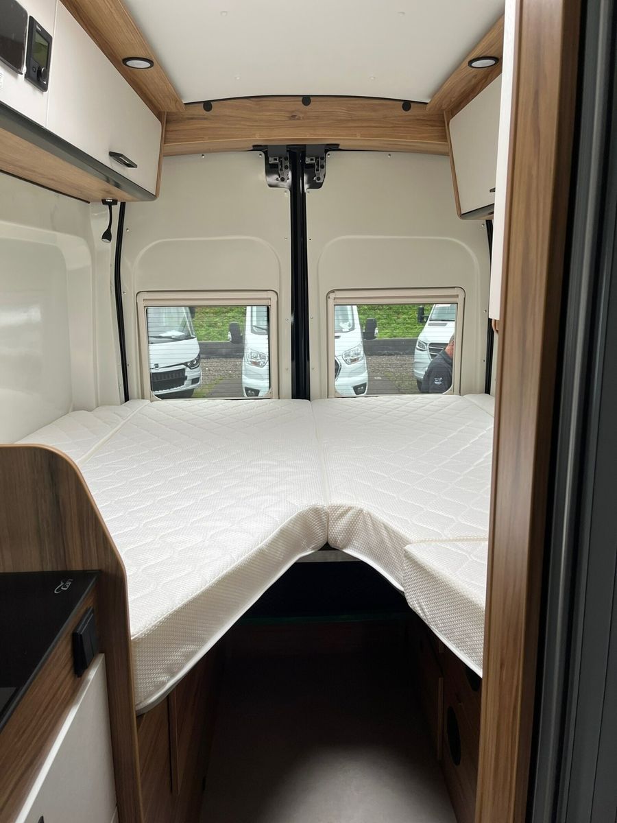 Fahrzeugabbildung Karmann Dexter 4x4 DE 570 AW Klima, RFK, El. Trittstufe