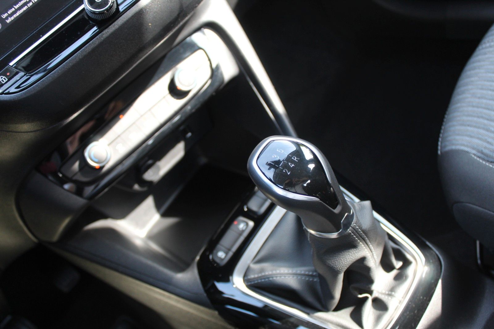 Fahrzeugabbildung Opel Corsa F Edition*Allwetter*Klima*Multimedia