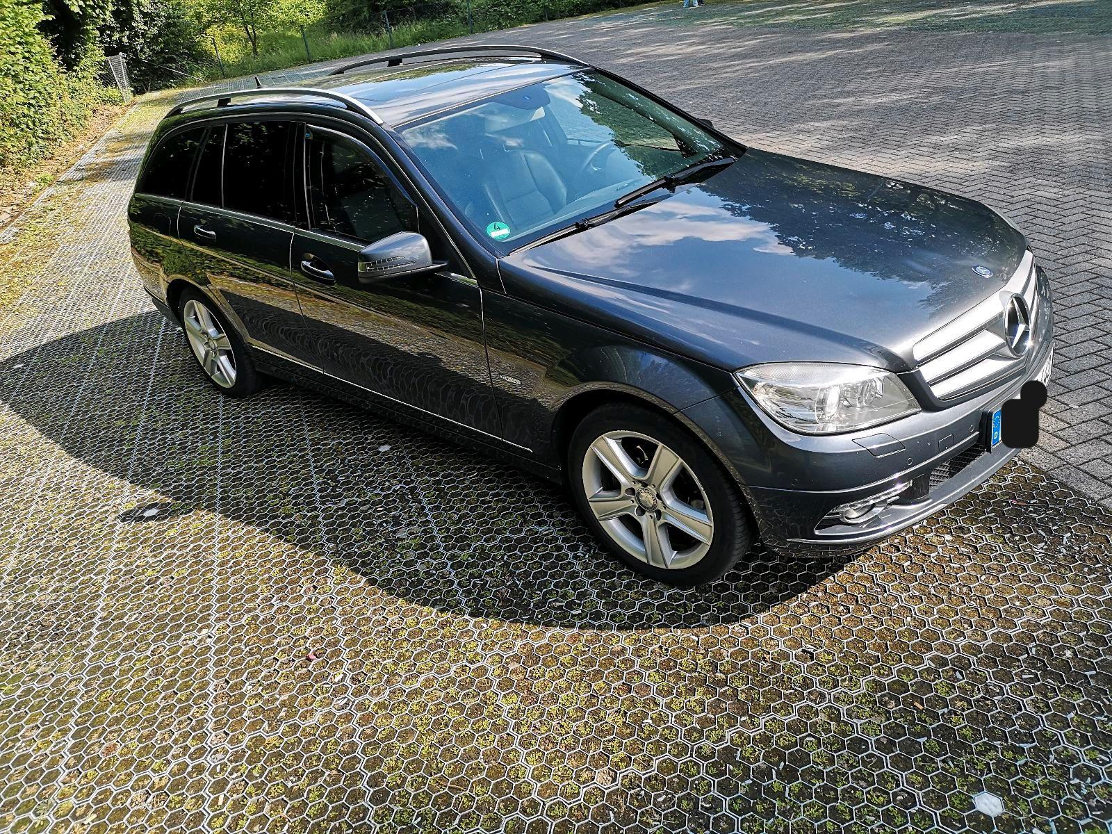 Mercedes-Benz 220 2009 — photo 15