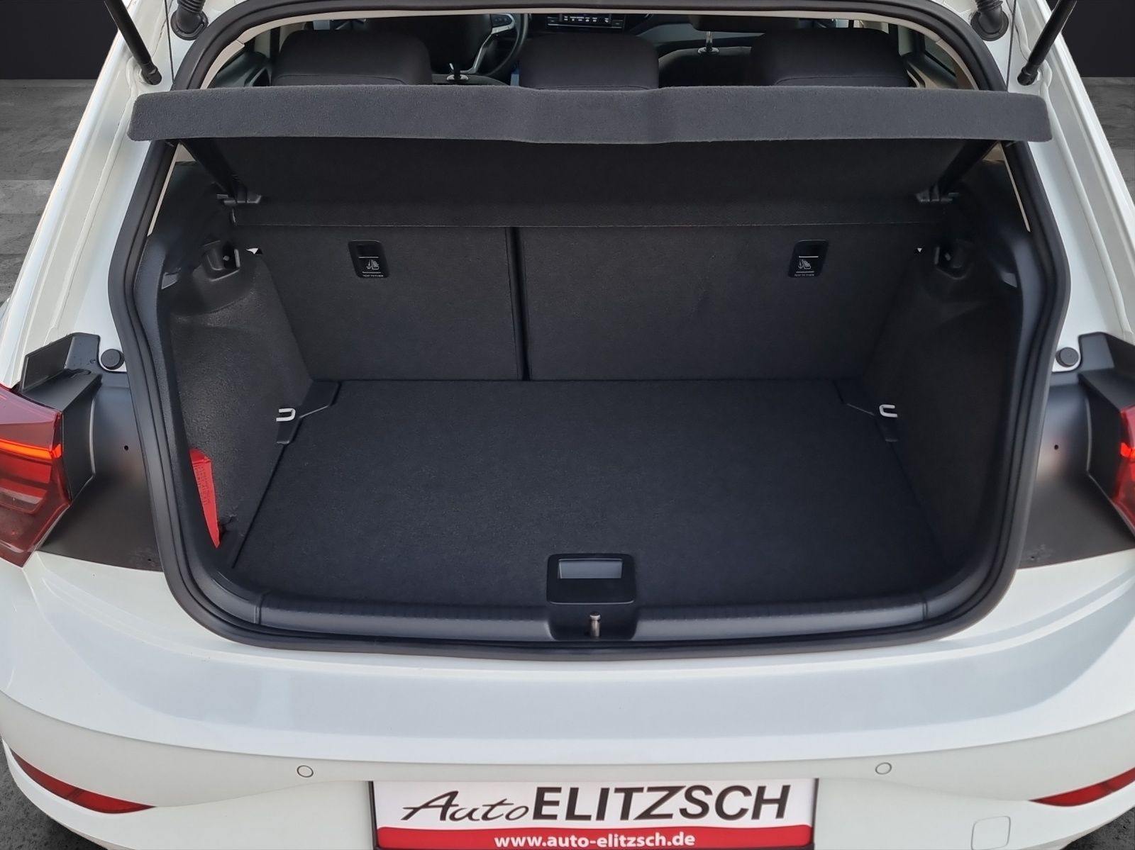 Fahrzeugabbildung Volkswagen Polo Life TSI LED SH PDC DAB+ WeConnect Klima