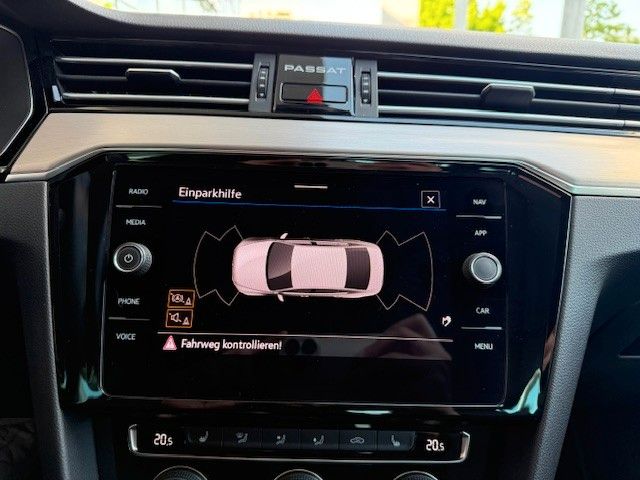 Fahrzeugabbildung Volkswagen Passat lim. Elegance 1.5l 150PS Navi/PDC/LED!