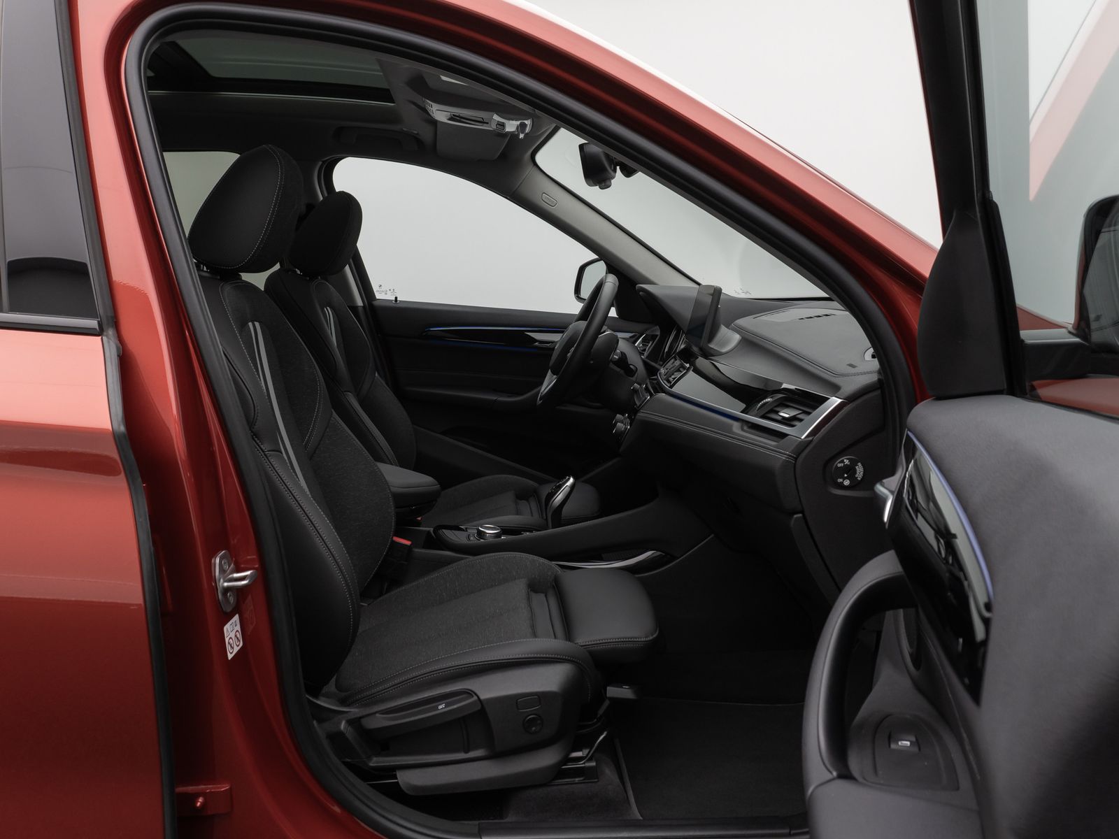 Fahrzeugabbildung BMW X1 xD20d Sport Line Panorama Kamera HUD DAB AHK