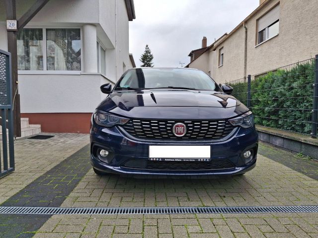 Fiat Tipo Hatchback "Lounge"