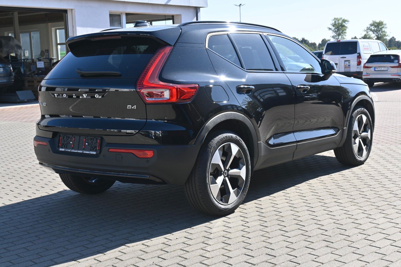 Fahrzeugabbildung Volvo XC40 B4 DSG Ultra Dark*PANO*RFK*ACC