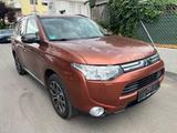 Mitsubishi Outlander ClearTec Instyle 4WD*7-SiTZER*PANO - gebrauchte Mitsubishi Outlander aus dem Jahr 2013