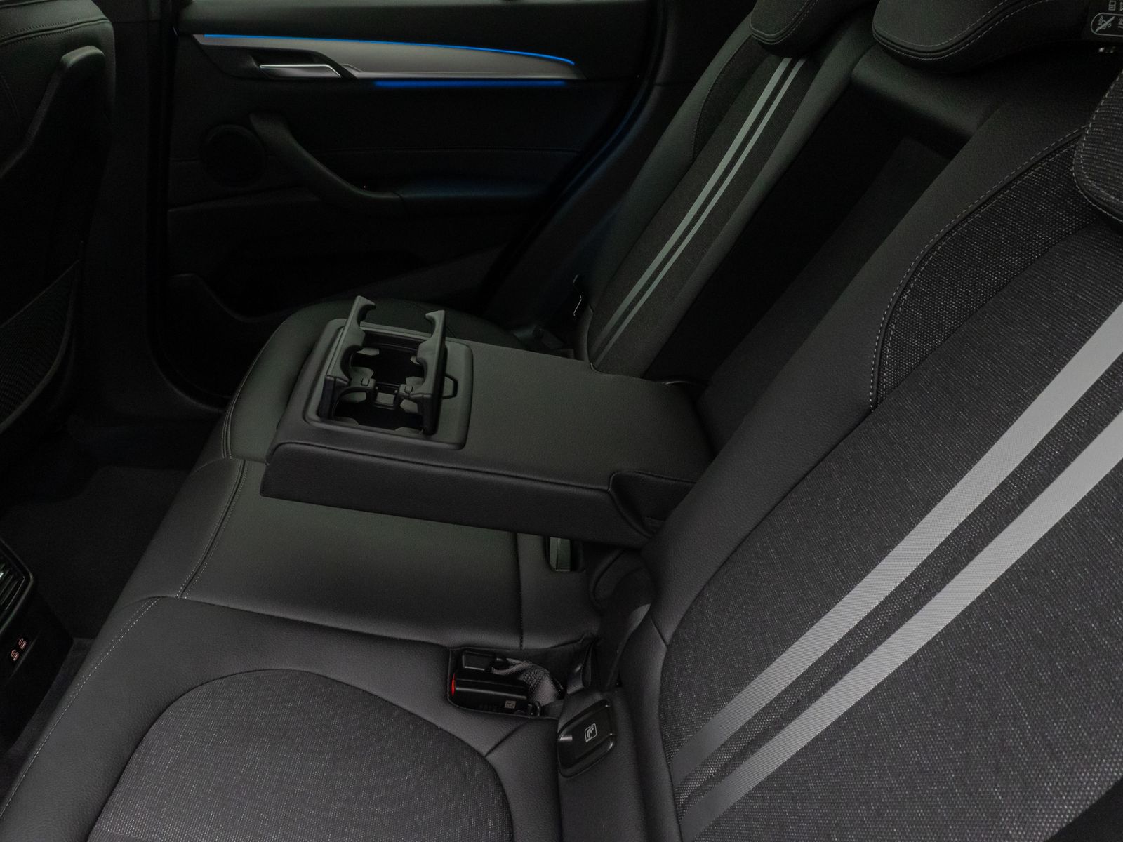 Fahrzeugabbildung BMW X1 xD25e Sport Line Parkassist DAB HiFi Komfort