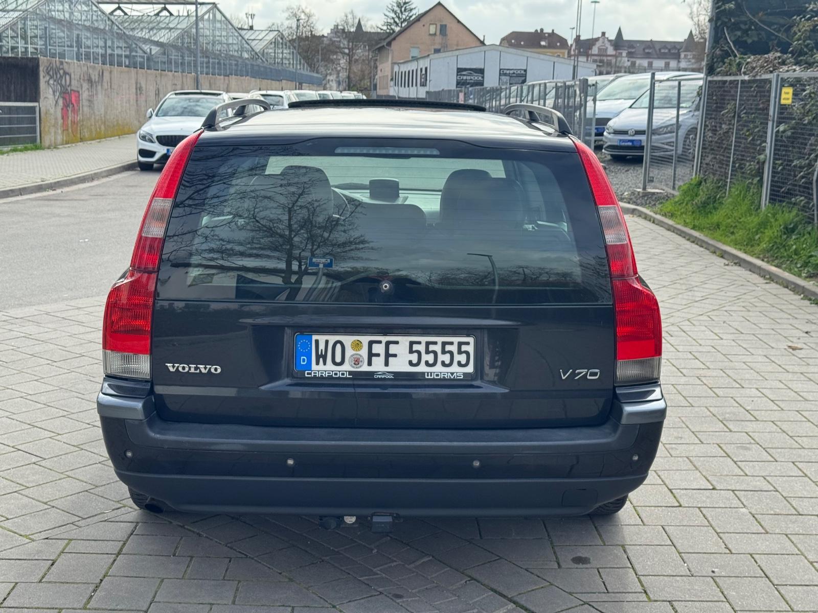 Volvo V70 2004 — photo 9