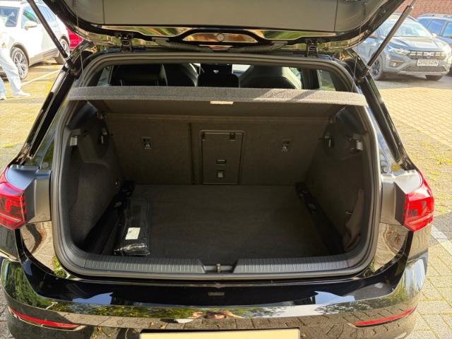 Volkswagen Golf VIII 1.5 eTSI R-Line DSG,RÜCKFAHRKAMERA, миниатюра 12