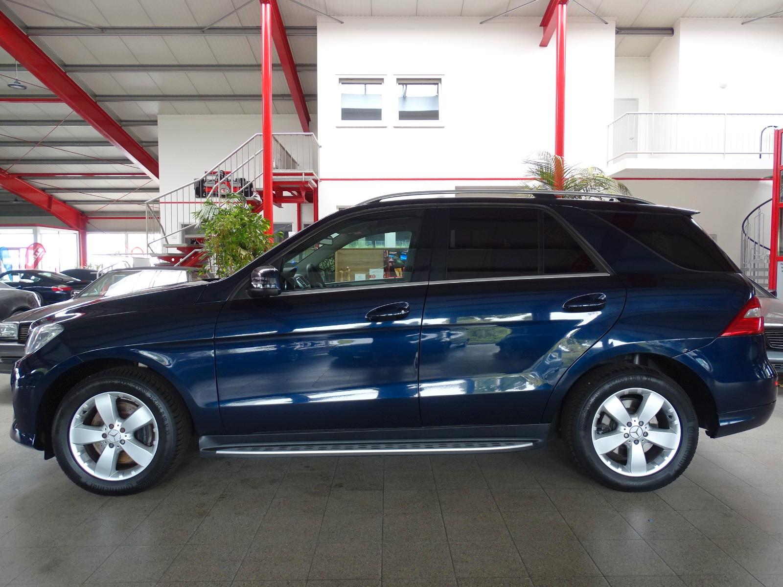 Mercedes-Benz ML 350 CDI BlueTec 4Matic*AHK+PANO+LEDER