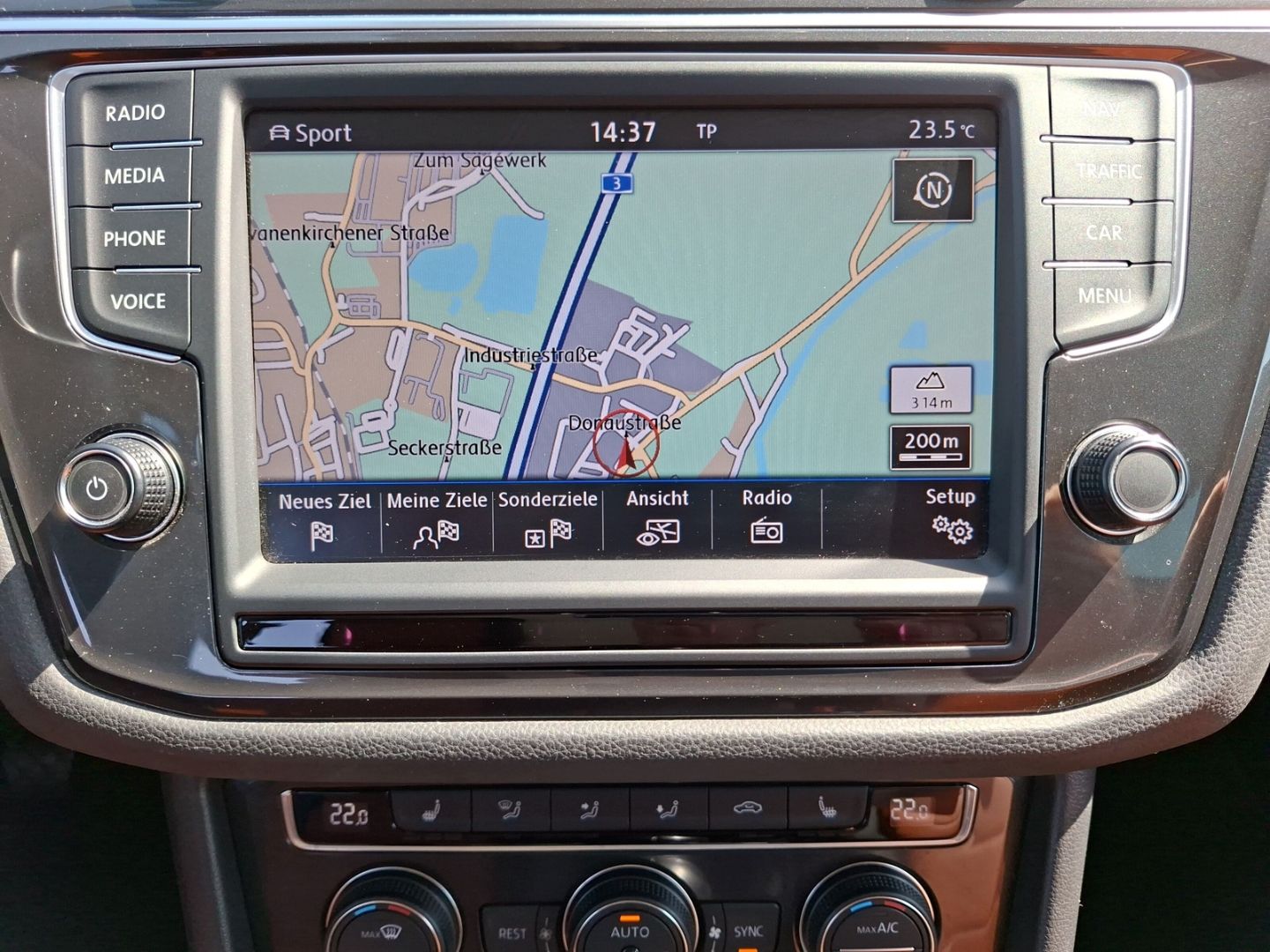 Tiguan 2.0 TSI 4Motion Highline *NAVI*LEDER*PANO