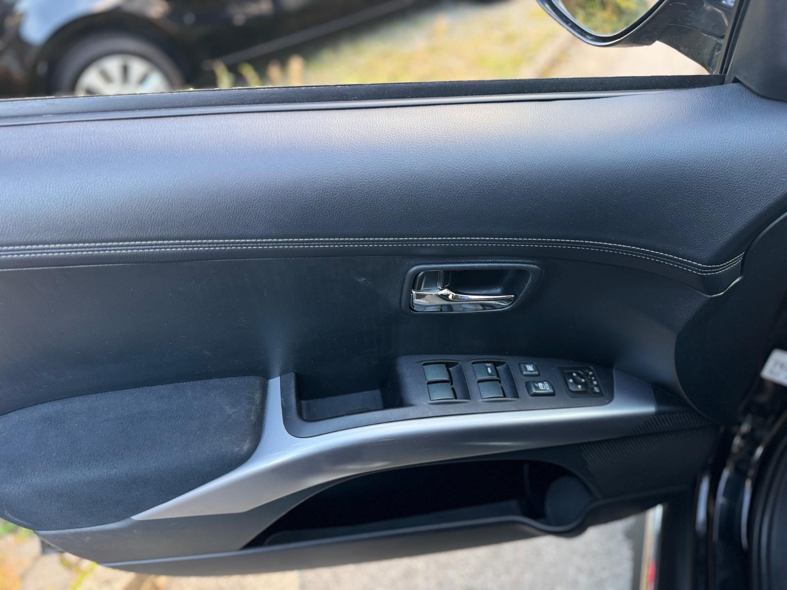 MITSUBISHI OUTLANDER 2.2 DI-D 156ch 4X4 35 JAHRE BVA - ATTELAGE - SIÈGES CHAUFFANTS - BI-XÉNON - CAMÉRA DE RECUL