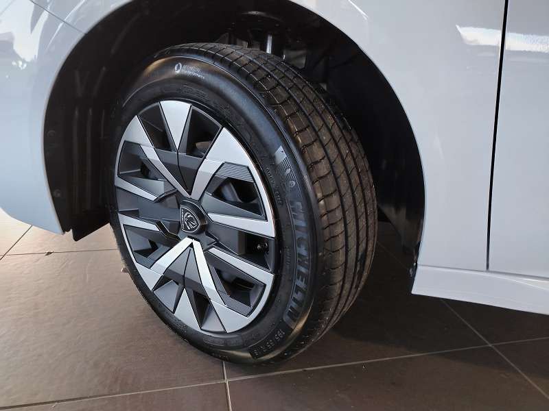Peugeot e-208 - Bild 3
