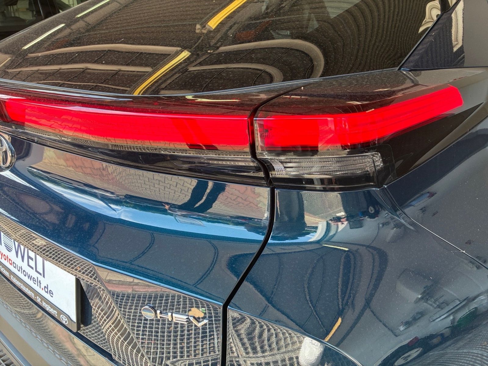 Fahrzeugabbildung Toyota C-HR 2.0 FWD Teamplayer +Technik P. LED,Navi,SHZ