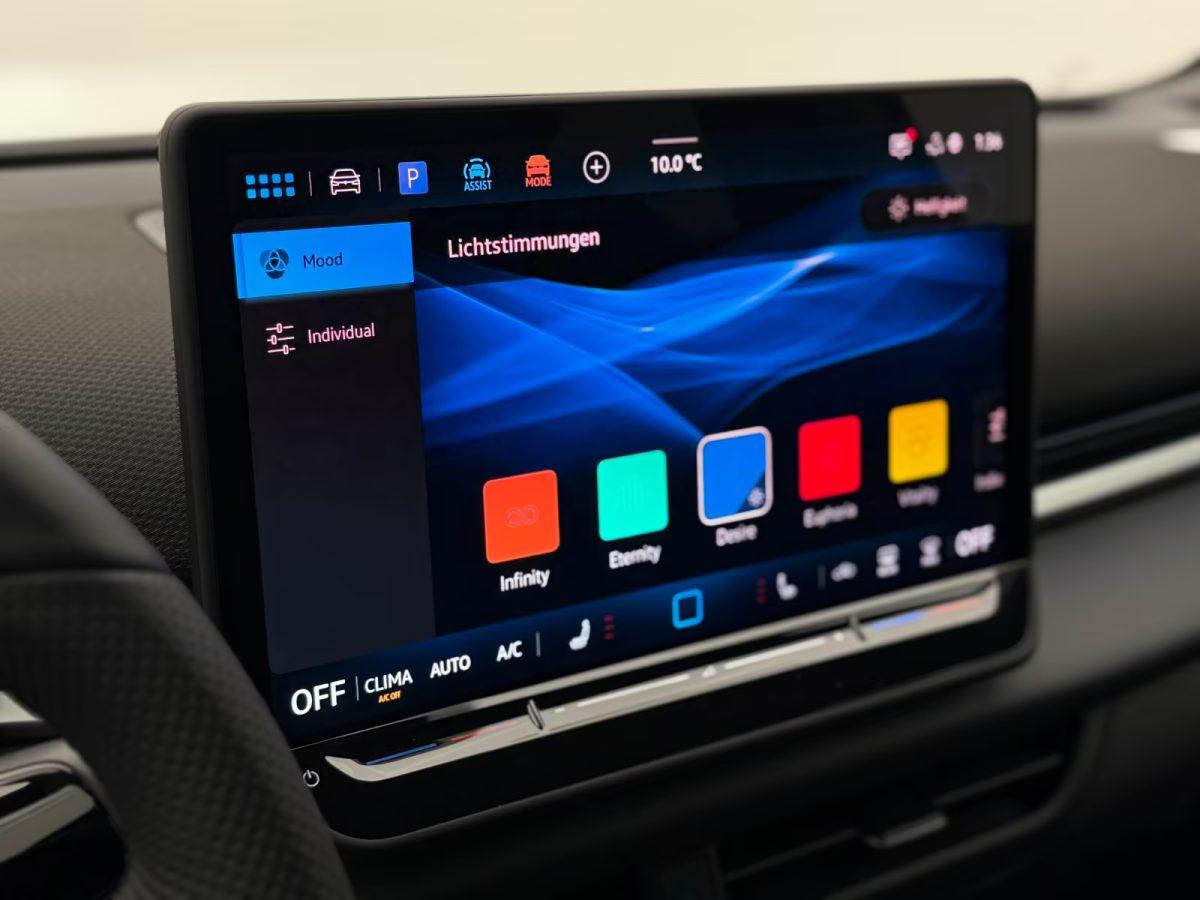 Volkswagen T-Roc 1.5 eTSI DSG R-Line +ASSISTENZ+360CAM+HUD+