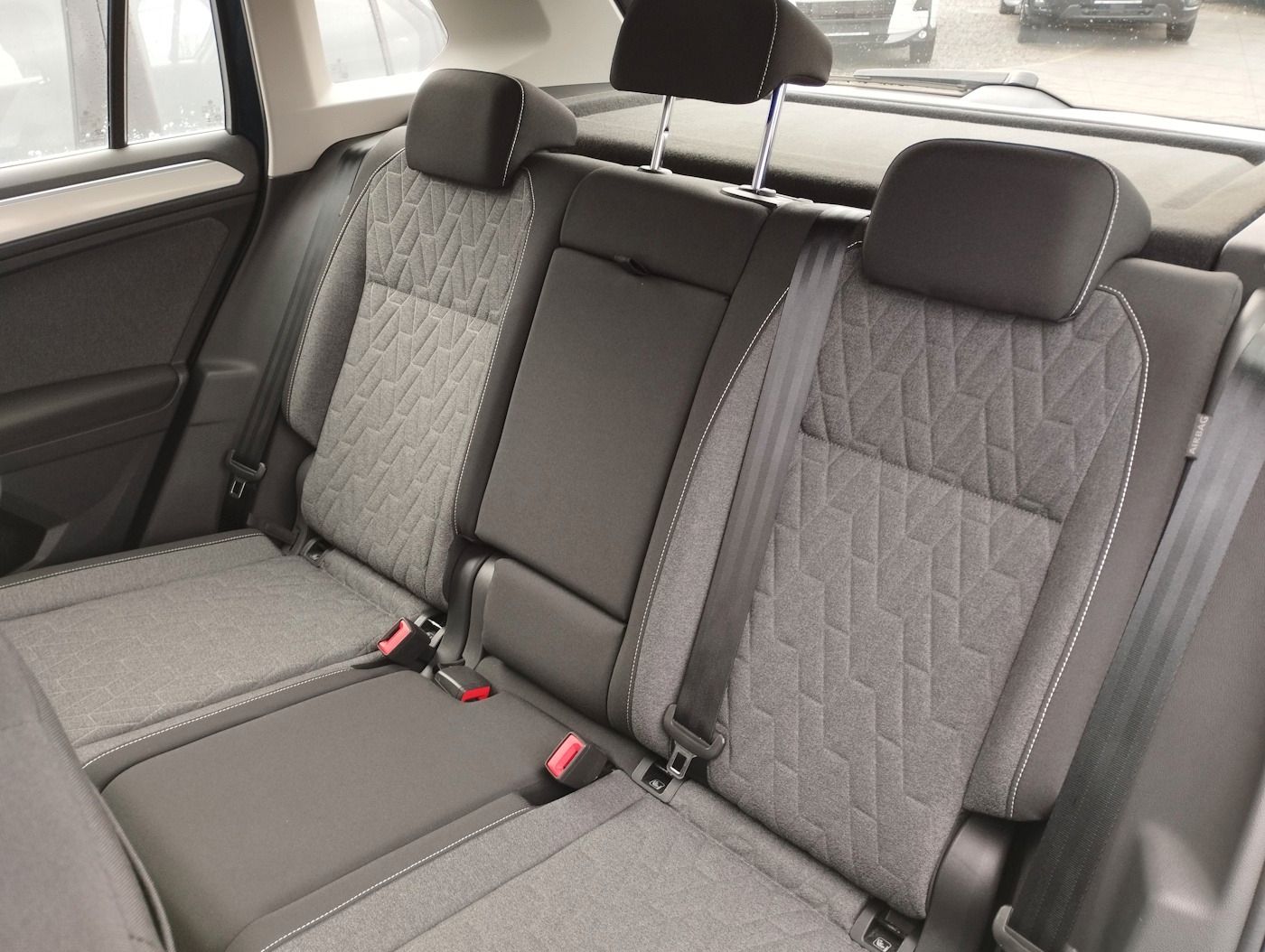 Fahrzeugabbildung Volkswagen Tiguan 1.5 MOVE NEU53T DSG AHK Matrix Kamera LHZ