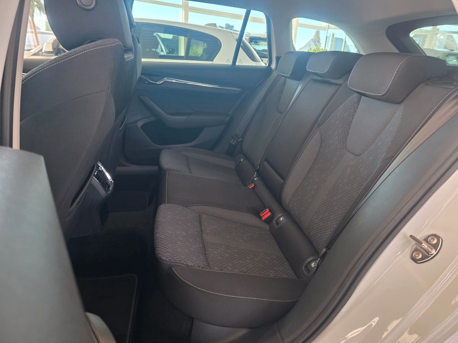 Skoda Octavia Combi Style 2.0 TDI DSG AHK, SHZ,Nav foto 16