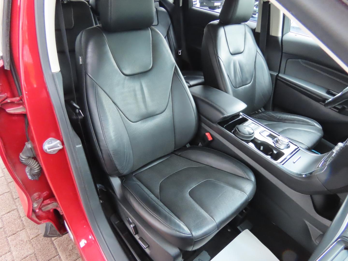 Ford Edge Titanium 1.Hd*Matrix*B&O*Navi*Kam*ACC*AHK