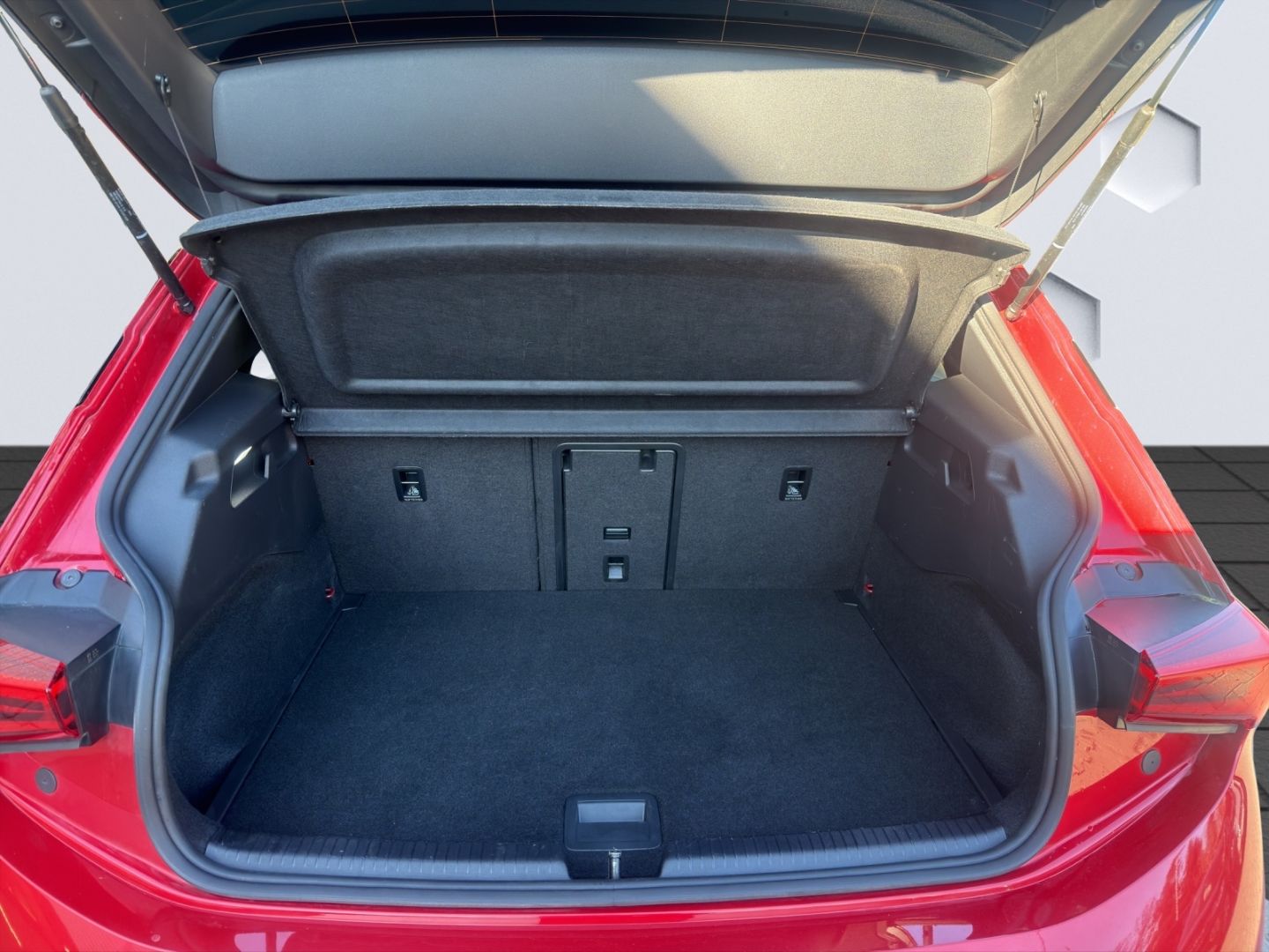 Born 150kW LED ACC 360°Kamera ParkLenkAssist Sit