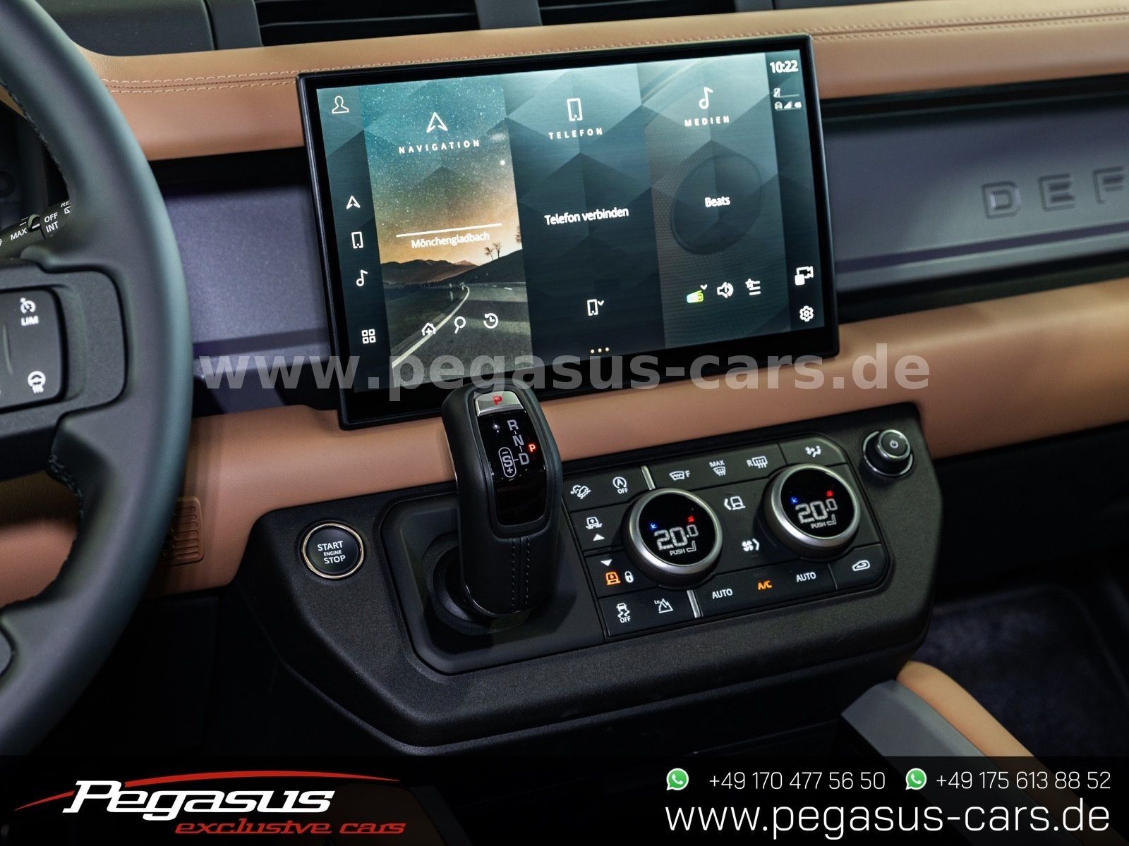 LAND ROVER Defender - 44