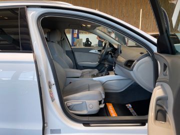 Audi A6 Avant 2.8 FSI quattro *NAVI*BI-XENON*ACC*PDC*