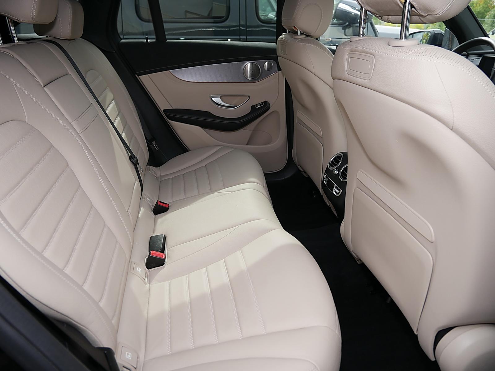 Mercedes-Benz EQC 400 4MATIC AMG+DISTRONIC+Schiebedach+Memory+