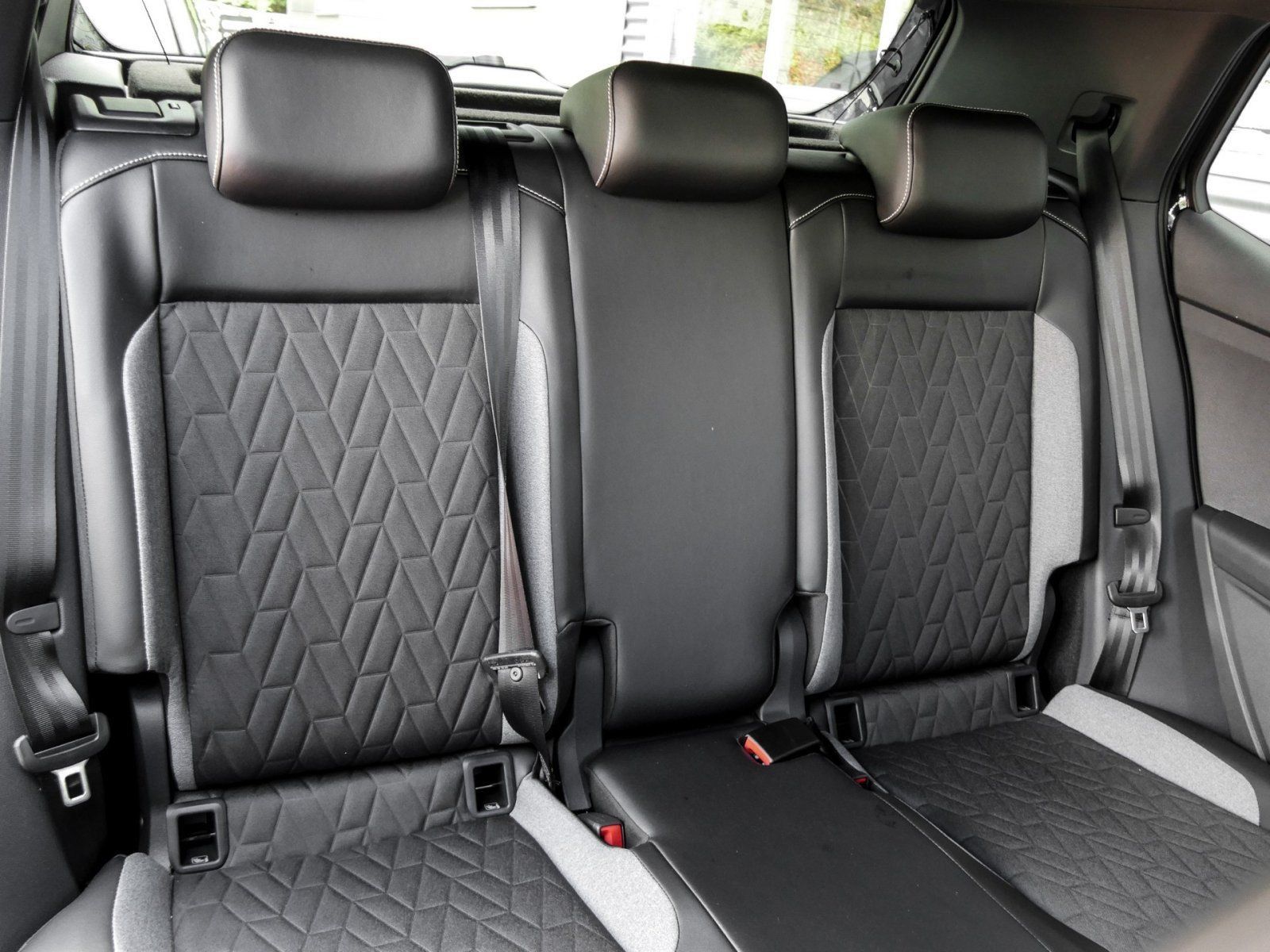 Volkswagen T-Cross ENERGY 1.0 l TSI 85 kW (116 PS) 6-Gang E foto 4