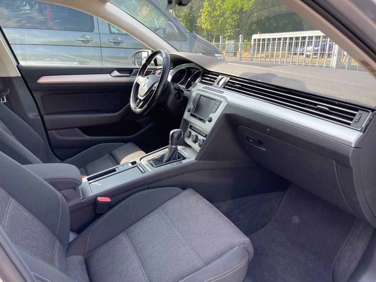 Fahrzeugabbildung Volkswagen Passat 1.4 TSI Comfortline*ParkPilot*AppConnect*