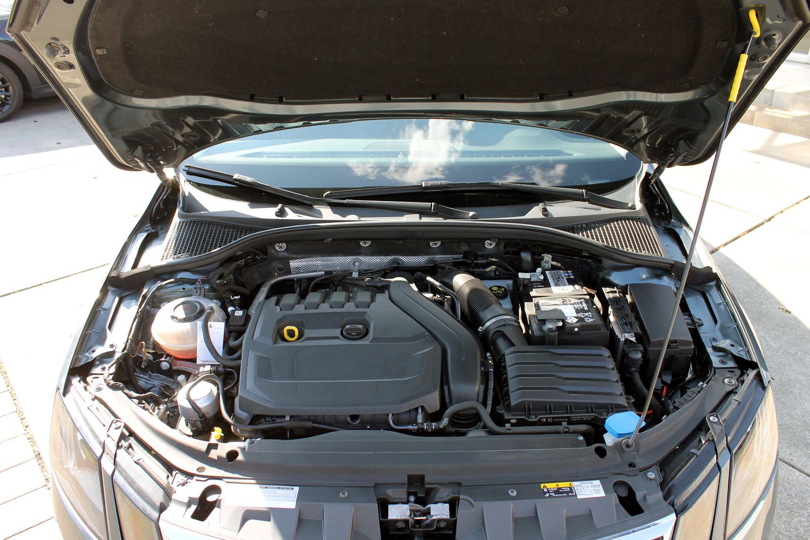 Fahrzeugabbildung SKODA Octavia Combi 1.5TSI Style CANTON ACC SHZ KAM BT