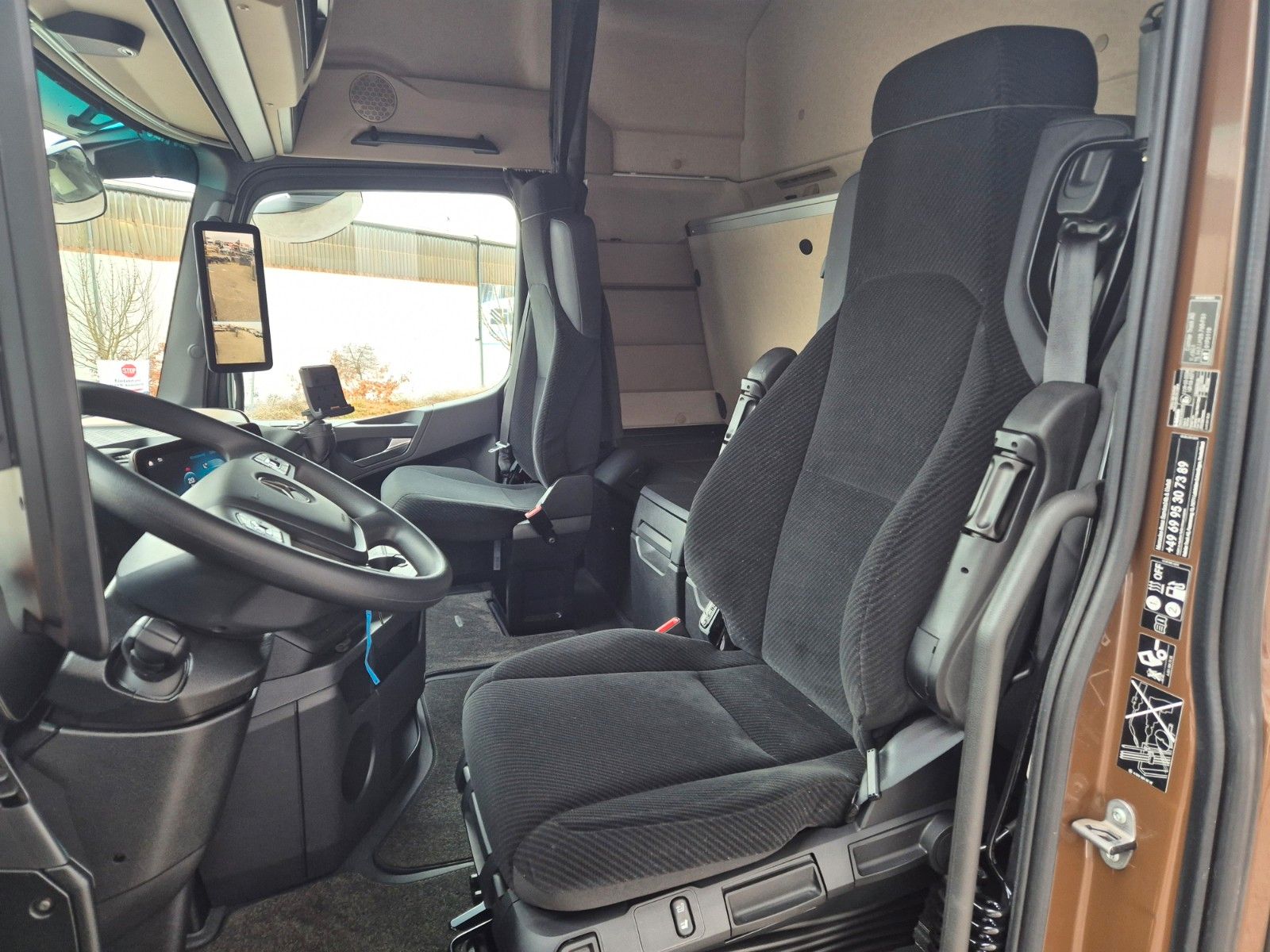 Fahrzeugabbildung Mercedes-Benz Actros 1848 LS Öl-Retarder Standklima BigSpace