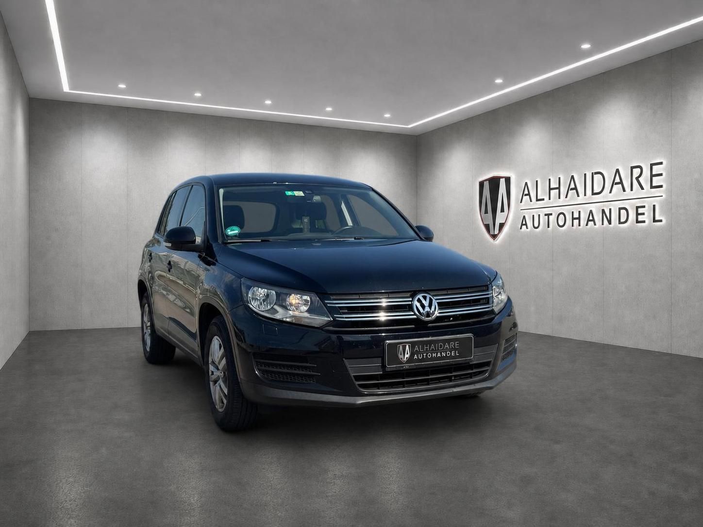 Volkswagen Volkswagen Tiguan *RFK*NAV*SHZ*LED*PANO*ALARM*USB*