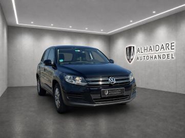 Volkswagen Tiguan - 1